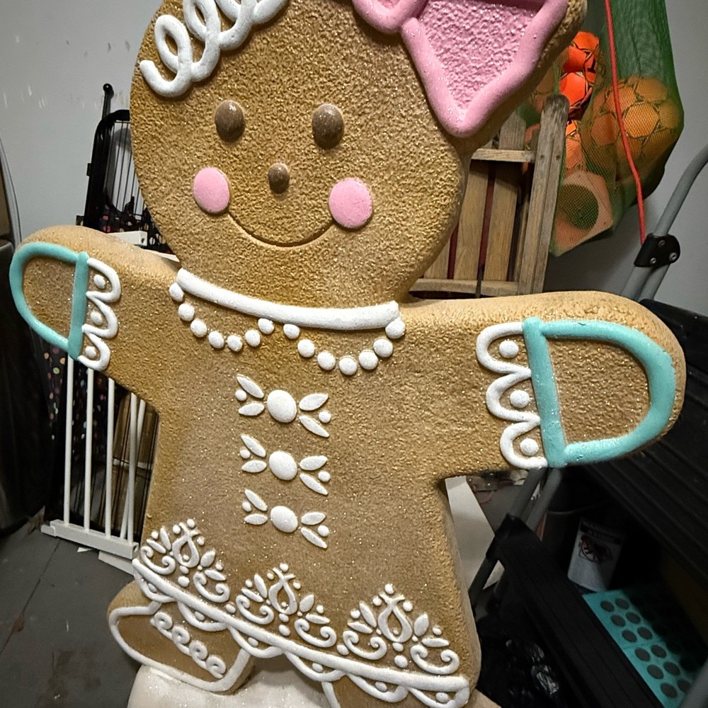 Gingerbread Man Decor with Pink Bow